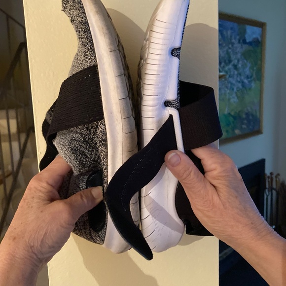 Nike Free Knit Single Strap Velcro closure Women's Size 9 - Picture 3 of 3